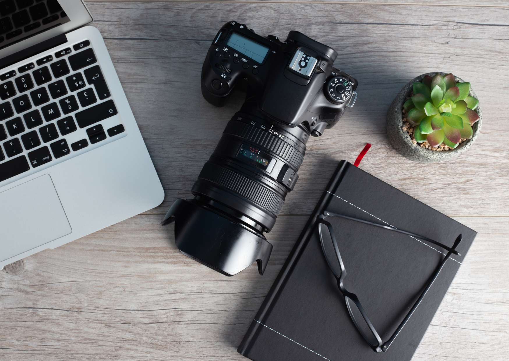 TikTok Stardom: Crafting Short-Form Content for Social Media